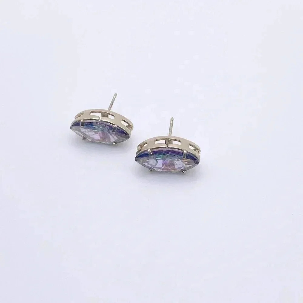 ERIKA stone studs
